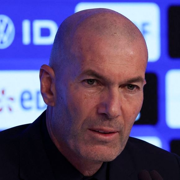 Le sélectionneur de l'équipe de France de football Zinédine Zidane lors d'une conférence de presse pour dévoiler le groupe retenu pour les prochains matchs de la Ligue des nations au siège de la FFF à Paris, France, le 18 septembre 2026. © Michael Baucher / Psnewz/Bestimage