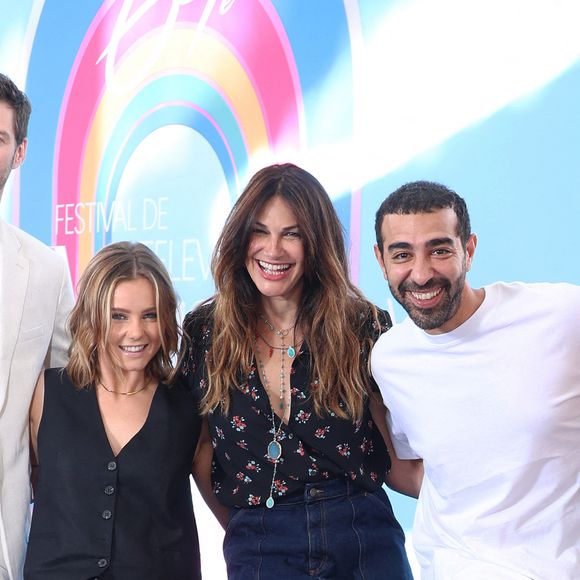 Jean-Baptiste Maunier, Marion Aymé, Helena Noguerra, Mhamed Arezki et Kevin Dias - Photocall de "Un nouveau jour" lors du 64ème Festival de Télévision de Monte Carlo au Grimaldi Forum de Monaco le 14 juin 2025.
© Denis Guignebourg / Bestimage