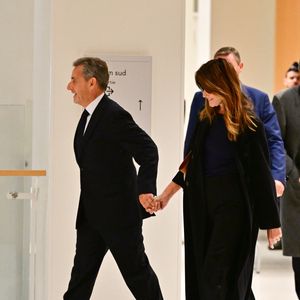 Nicolas Sarkozy et sa femme Carla Bruni au Tribunal judiciaire (Batignolles, 32ème chambre correctionnelle) pour l'annonce de la décision dans le cadre du procès Lybien le 25 septembre 2025.

© Christian Liewig / Bestimage