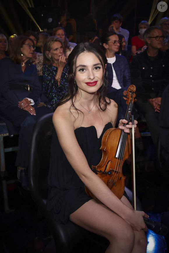 Exclusif - Esther Abrami lors de l'enregistrement de l'émission "Le Grand Echiquier - Spéciale Serge Gainsbourg" présentée par C.Chazal et A.Manoukian et diffusée le 7 avril 2026 sur France 2, à Paris, France, le 17 septembre 2025. © Jack Tribeca/Bestimage