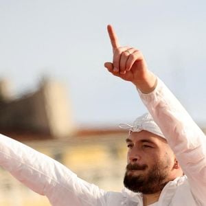 Jul lors de la cérémonie d'arrivée de la flamme olympique au Vieux-Port de Marseille, France, le 8 mai 2024, avant les Jeux olympiques et paralympiques de Paris 2024. © Dominique Jacovides/Bestimage