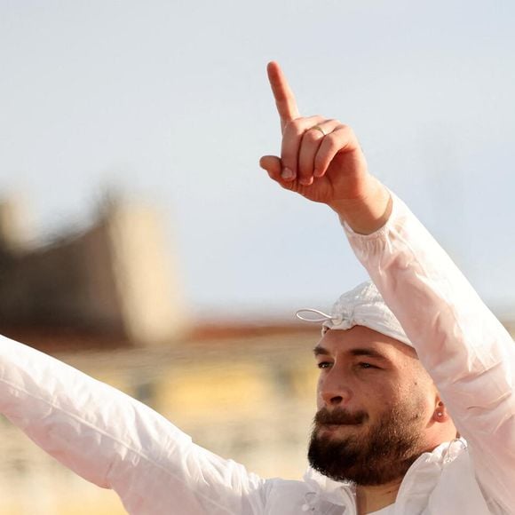 Jul lors de la cérémonie d'arrivée de la flamme olympique au Vieux-Port de Marseille, France, le 8 mai 2024, avant les Jeux olympiques et paralympiques de Paris 2024. © Dominique Jacovides/Bestimage