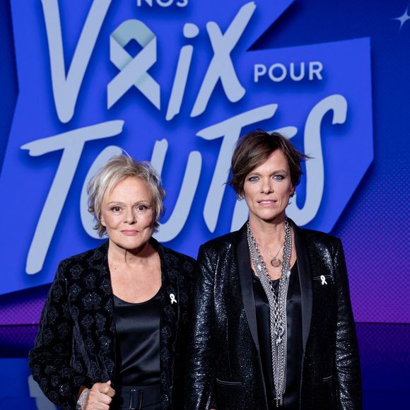 Muriel Robin et Anne le Nen en backstage de l'enregistrement de l'émission "Nos voix pour toutes" au profit de la Fondation des femmes à l'Adidas Arena diffusée sur TMC le 25 novembre 2025, à Paris, France, le 19 novembre 2025. © Guirec-Moreau/Bestimage