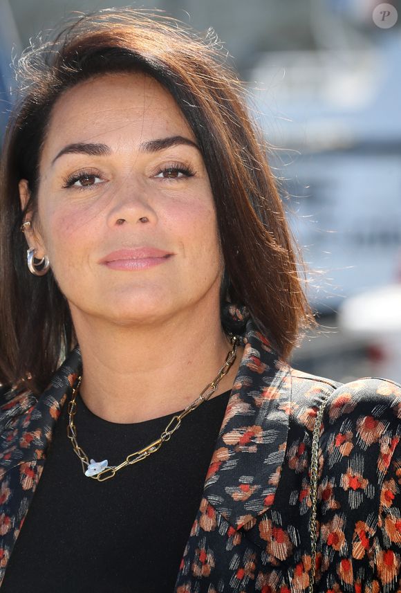 Lola Dewaere au photocall de la série "Le souffle du dragon" lors de la 24ème édition du Festival de la Fiction TV de La Rochelle, France, le 17 septembre 2022. © Patrick bernard/Bestimage