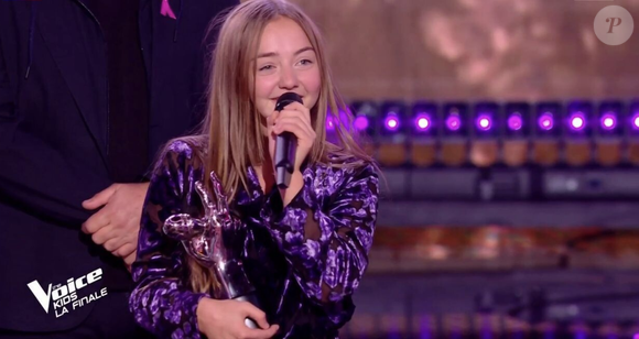 C'est Charlotte qui a gagné.  "Je ne pensais même pas qu'un coach se retournerait. Je vous remercie pour tout le soutien que vous me donnez, ça me touche vraiment", 
Charlotte gagnante de The Voice Kids
