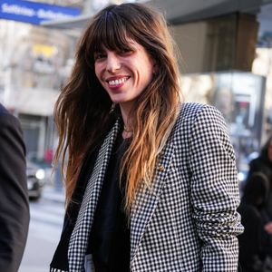 Lou Doillon à La Rose Vivier pour la Paris Fashion Week le 6 mars 2025 à Paris, France © Lucia Sabatelli / Bestimage