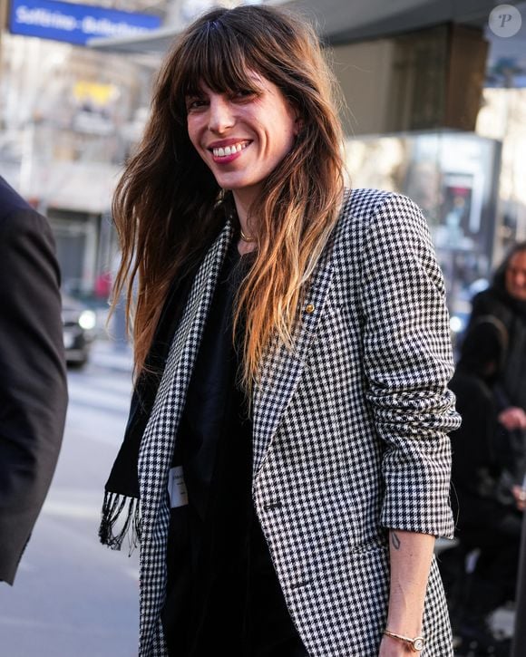 Lou Doillon à La Rose Vivier pour la Paris Fashion Week le 6 mars 2025 à Paris, France © Lucia Sabatelli / Bestimage