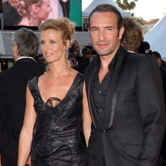 Les acteurs français Alexandra Lamy et Jean Dujardin arrivent au Palais des Festivals pour la projection du film de Christophe Honore 'Les Chansons d'Amour' présenté en compétition au 60ème Festival International du Film à Cannes, France le 18 mai 2007. Photo by Hahn-Nebinger-Orban/ABACAPRESS.COM
