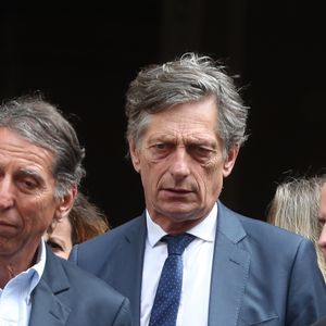 Il a également été propriétaire du club de foot des Girondins de Bordeaux de 1999 à 2018

Nicolas de Tavernost - Sortie des obsèques de Pierre Bellemare à l'église Saint-Roch de Paris, France, le 31 mai 2018.