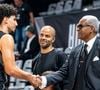 Nouveau coach des Bleuets, le champion excelle dans de multiples secteurs d'activité. Il a notamment investi dans le vin, le sport, une station de ski ou encore une écurie.

Tony Parker avec son fils Josh et son père Tony Parker Sr pendant le match Villeurbanne Vs Nancy à l’Astroballe de Villeurbanne. 

© Sandrine Thesillat / PsNewZ/Bestimage