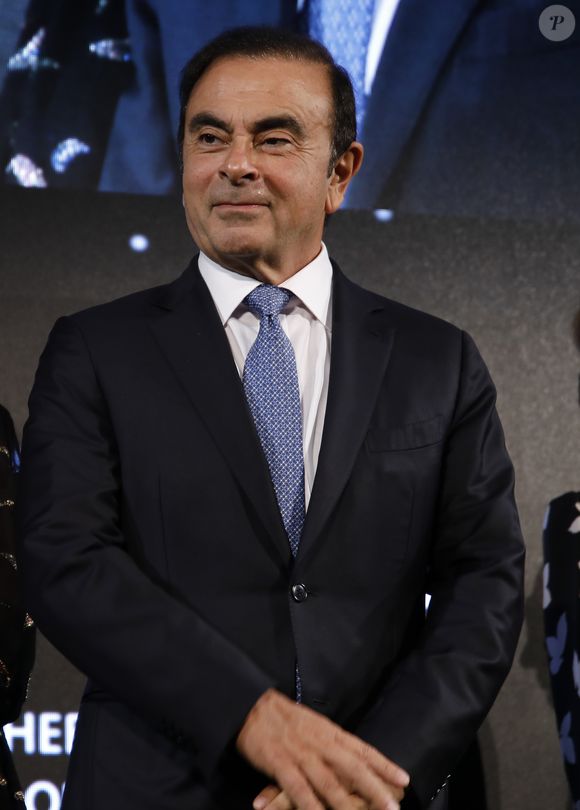 La justice française a bloqué tous ses comptes et saisi ses biens en France, tandis que sa retraite chapeau de 770 000 euros par an a disparu. 

Carlos Ghosn - Gala Scopus 2018 au Pavillon Gabriel à Paris le 15 octobre 2018. © Marc Ausset-Lacroix/Bestimage