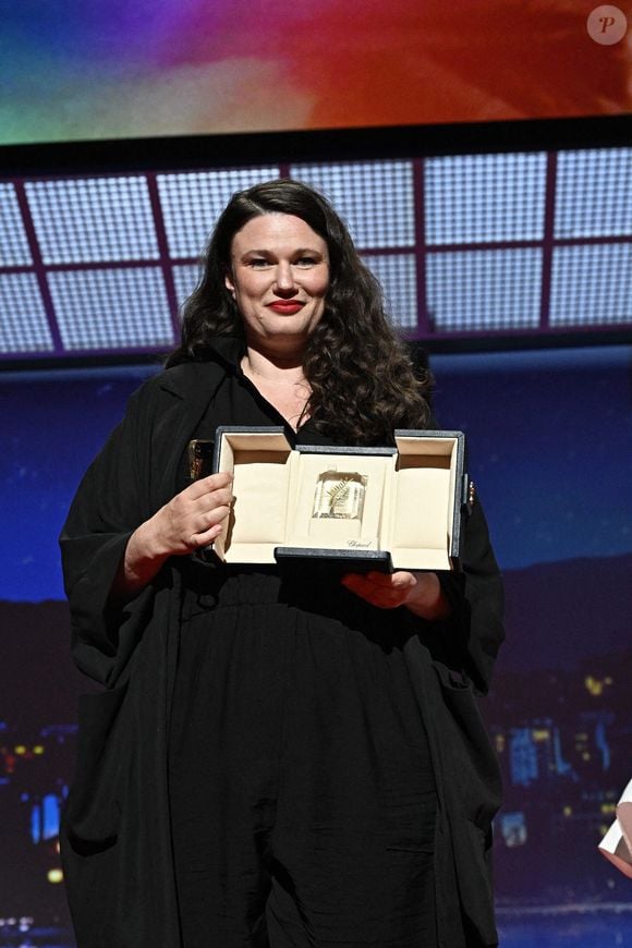 Mascha Schilinski accepte le Prix du Jury (TIE) pour "Sound of Falling" sur scène lors de la cérémonie de clôture du 78ème Festival de Cannes au Palais des Festivals le 24 mai 2025 à Cannes, France, le 24 mai 2025. Photo de David Niviere/ABACAPRESS.COM
