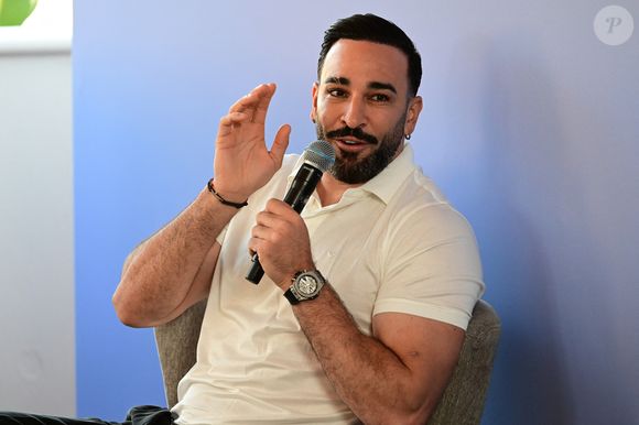 Adil Rami a participé à une discussion au Loft Akili Mirari de Cannes, aux côtés notamment de Sarah Ourahmoune et Allison Pineau.

Une conférence sur le thème de la création de nouveaux horizons entre sport et divertissement avec Adil Rami, Sarah Ourahmoune, Allison Pineau et Inès Lagdiri-Nastasi au Loft Akili Mirari - Hôtel Five Seas à Cannes. © Romain Doucelin / Bestimage