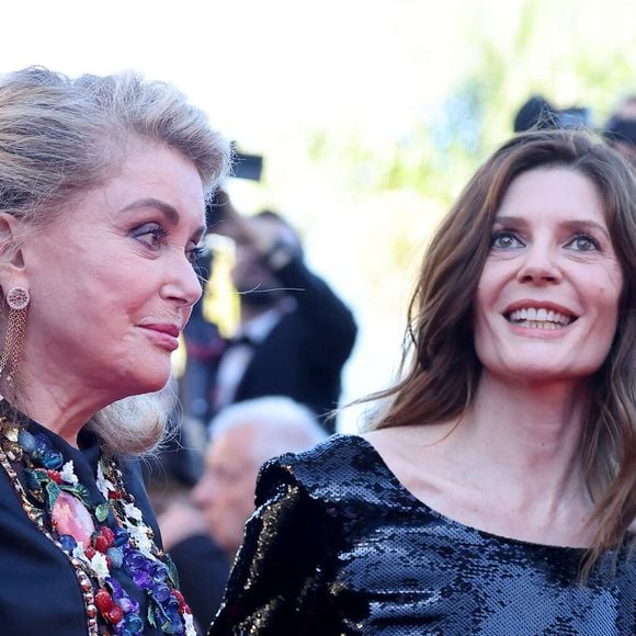 Chiara Mastroianni et sa mère Catherine Deneuve  lors du 77ème Festival International du Film de Cannes, le 21 mai 2024.

Photo : Jacovides-Moreau / Bestimage
