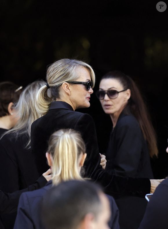 Laeticia Hallyday - Arrivées aux obsèques de N.Farès en l'église Saint-Jean-de-Montmartre à Paris, le 24 avril 2026. N.Farès est décédée le 17 avril 2026 à l'âge de 57 ans, quelques jours après un "incident cardiaque" survenu le 12 avril 2026 dans la piscine du complexe sportif, Blanche (9ème).
© Jacovides / Borde / Bestimage