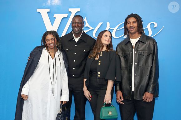Sabah Sy, Omar Sy, sa femme Hélène Sy et Tidiane Sy - Photocall du Défilé de mode Louis Vuitton Homme, Collection Printemps/Été 2025 dans le cadre de la Fashion Week de Paris, France, le 18 Juin 2024.

© Bertrand Rindoff / Bestimage

|BRP - Photocall du défilé de mode Hommes printemps-été 2025 "Louis Vuitton" lors de la fashion week de Paris