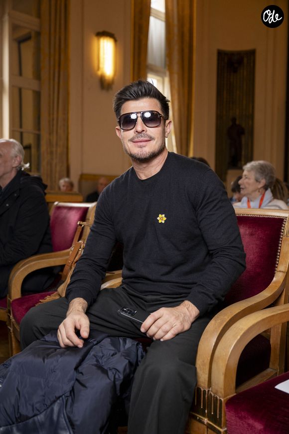 Vincent Niclo lors du lancement de la 21ème édition de la campagne Une Jonquille Contre le Cancer à Paris, le 11 mars 2025.

© Pierre Perusseau / Bestimage