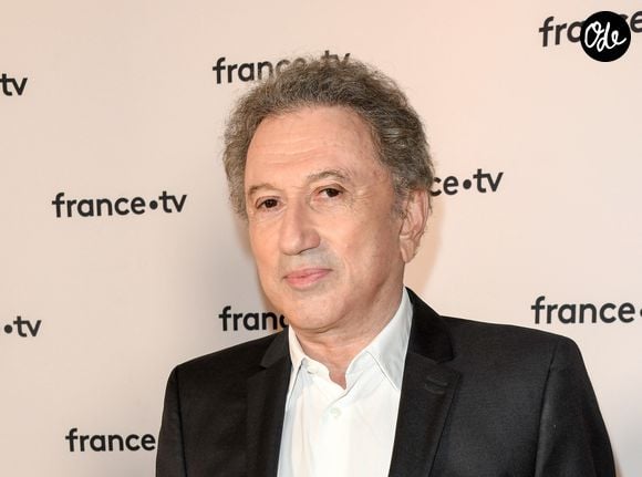 Michel Drucker au photocall de la conférence de presse de France 2 au théâtre Marigny à Paris   © Coadic Guirec / Bestimage
