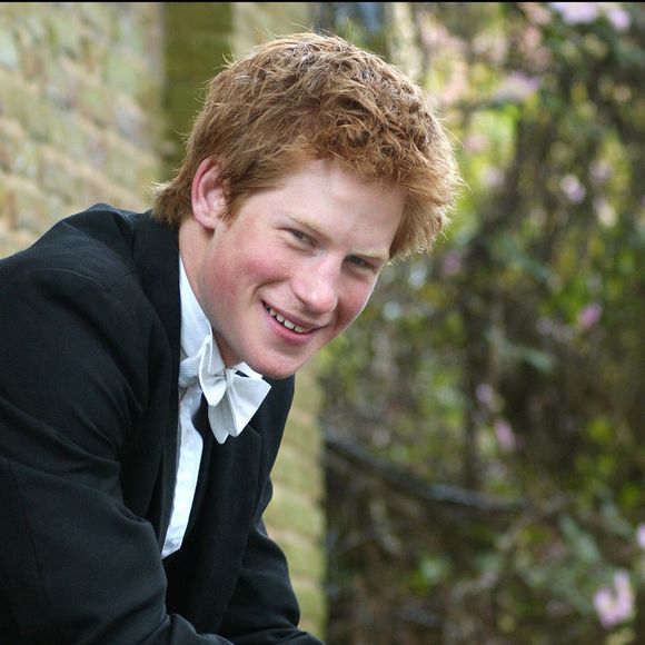 Archive du 15/10/2004 du prince Harry à Eton GOFF INF / BESTIMAGE