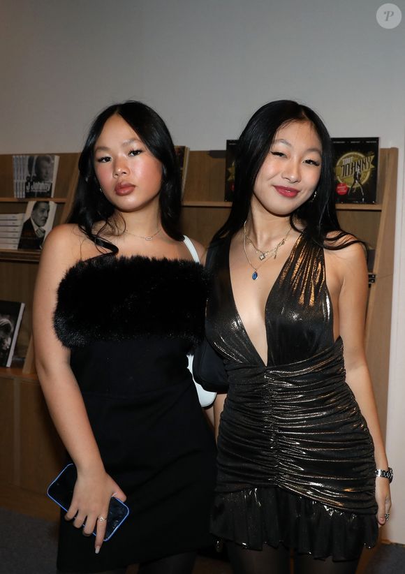 Exclusif - Joy et Jade Hallyday, les filles de L.Hallyday - Soirée d'ouverture de l'exposition Johnny Hallyday à Bruxelles Expo le 19 décembre 2022. © Dominique Jacovides / Bestimage