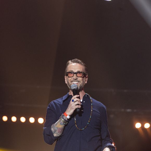 Exclusif - Philippe Caverivière sur scène lors du concert "Leurs voix pour l'espoir" diffusé le 5 juillet en prime sur C8, à l'Olympia à Paris le 11 mars 2024
© Perusseau / Bellak / Bestimage