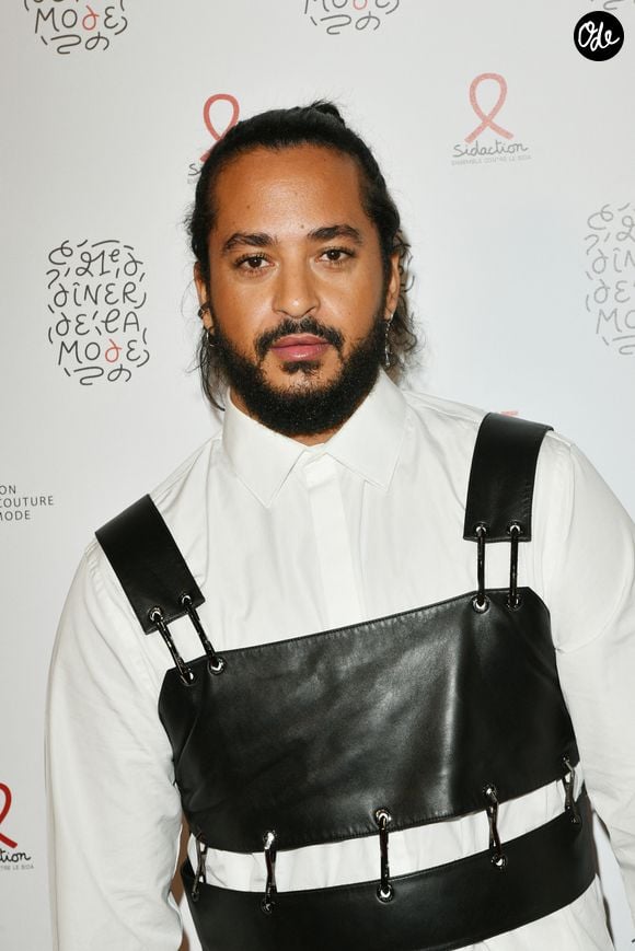 Slimane - Photocall du « Dîner de la Mode » au bénéfice du Sidaction, au Palais de Tokyo, dans le cadre de la Fashion Week de Paris. © Rachid Bellak / Bestimage