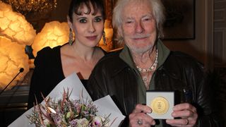 Hugues Aufray honoré : Sa femme Murielle, de 45 ans sa cadette, aux premières loges