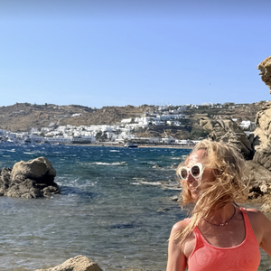 Alexandra Lamy en vacances en Grèce avec sa fille Chloé Jouannet et sa soeur Audrey Lamy