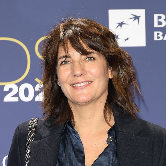 “Ah si si, j’adore les vieux”, rétorque-t-elle suivi d’un emoji pleurant de rire

Estelle Denis - 19ème édition des "BFM Awards" à la Pyramide du Louvre à Paris le 5 décembre 2023. Cette cérémonie récompense la éussite, l'investissement, l'innovation, le rayonnement français à l'international et les grandes entreprises familiales de l'année 2023 © Coadic Guirec/Bestimage