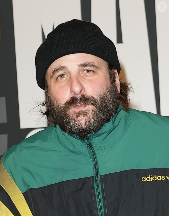 Si personnellement il a réussi à "retourner dans la vie" grâce à son médecin qui lui avait ordonné d'arrêter de faire attention, 

Vincent Macaigne - Avant-première du film "Marty Supreme" au Grand Rex à Paris le 3 février 2026. © Coadic Guirec/Bestimage