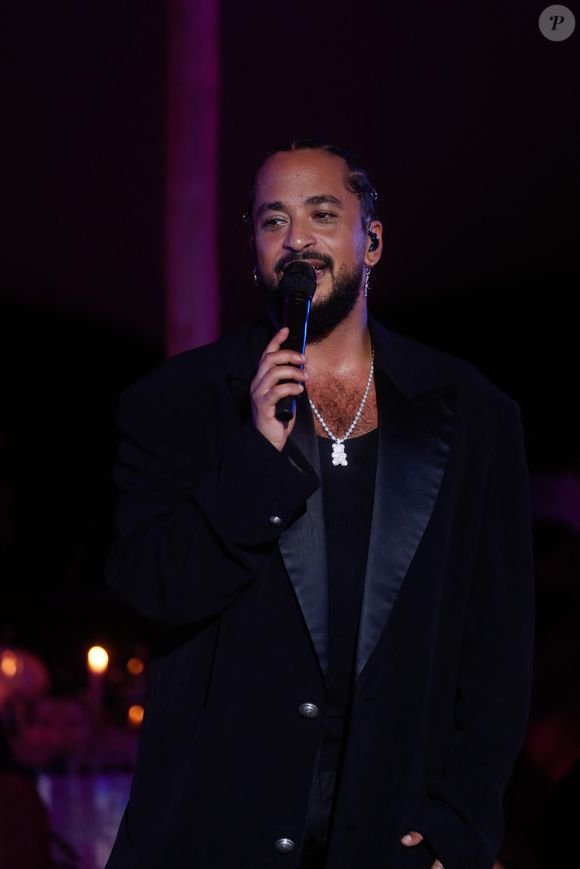 Exclusif - Slimane - Showcase de Slimane lors de la soirée de gala "le Grand Dîner" au Palais Bulles à Théoule-sur-mer lors du 77ème Festival International du Film de Canne, le 18 mai 2024. 

© Christophe Clovis / Bestimage