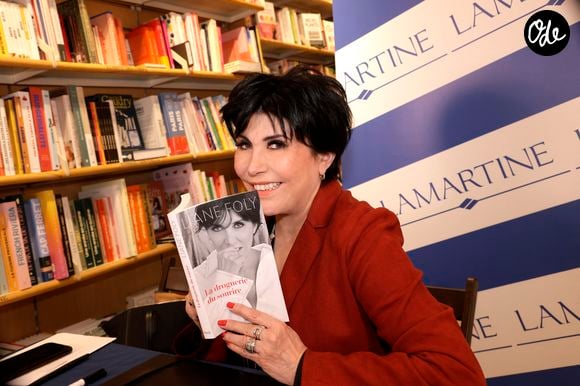 Liane Foly dédicace son livre "La droguerie du sourire (Editions Stock) à la librairie Lamartine à Paris, le 12 mai 2026.
© Cédric Perrin/Bestimage
