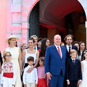 Les récoltes sont destinées à la consommation de la famille et seront cuisinées par le chef du Palais. 

Ben Sylvester Strautmann, la princesse Alexandra de Hanovre, Francesco Casiraghi, Beatrice Borromeo, Charlotte Casiraghi, Balthazar Casiraghi-Rassam, Tatiana Santo Domingo, le prince Albert II de Monaco, Andrea Casiraghi, le prince héréditaire Jacques, la princesse Gabriella, la princesse Charlene de Monaco, louis et Marie Ducruet - Célébration des 20 ans de règne du prince souverain Albert II de Monaco sur la place du Palais à Monaco, le 19 juillet 2025. © Bruno Bebert/Bestimage