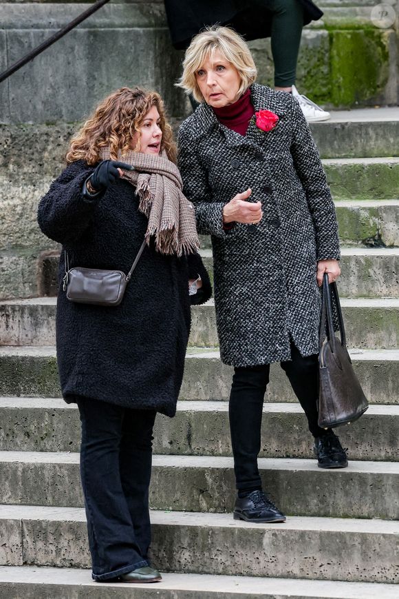 Evelyne Dhéliat - Arrivées aux obsèques de C.Laborde en l’église Saint-Roch à Paris, le 6 février 2025. Décédée le 28 janvier 2025 à l'âge de 73 ans, l'ancienne présentatrice météo de TF1 (1988 - 2017) était atteinte de la maladie neurodégénérative à corps de Lewy. 
© Jacovides - Moreau / Bestimage