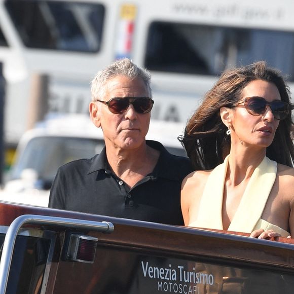 George Clooney et sa femme Amal Clooney arrivent à Venise avant le 82e Festival international du film de Venise - Italie, mardi 26 août 2025.
Backgrid UK/ Bestimage