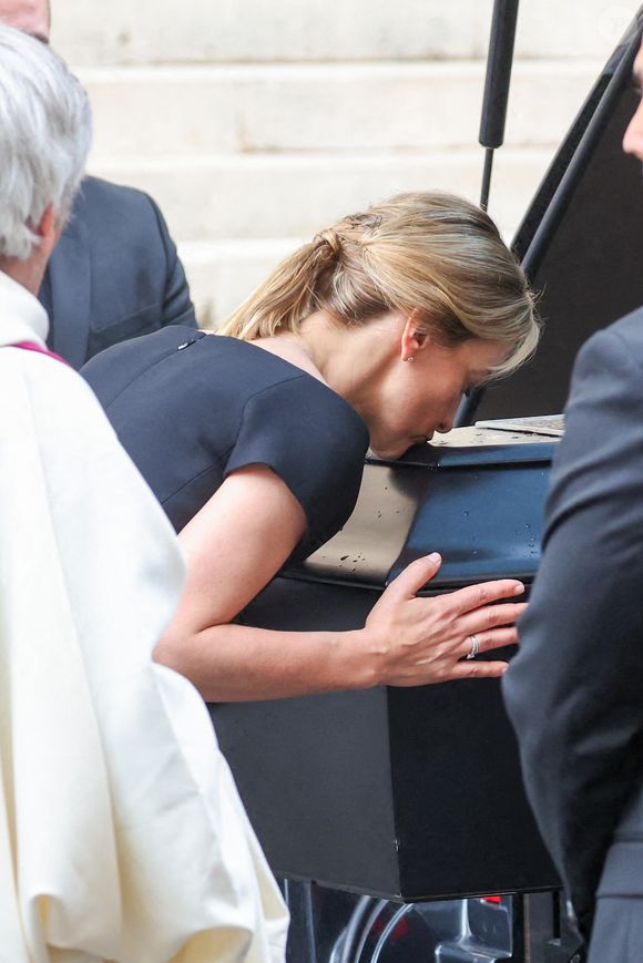 Audrey Crespo-Mara - Sorties des obsèques de Thierry Ardisson en l’église Saint-Roch de Paris, France, le 17 juillet 2025. © Clovis-Jacovides/Bestimage