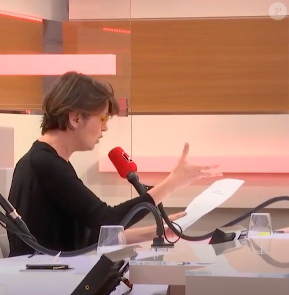 Carine Bécard face à Christophe Castaner sur France Inter (Capture d'écran YouTube - France Inter en 2017).