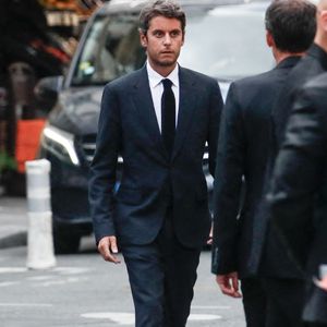 Gabriel Attal - Arrivées aux obsèques de Thierry Ardisson en l’église Saint-Roch de Paris, France, le 17 juillet 2025. © Clovis-Jacovides/Bestimage