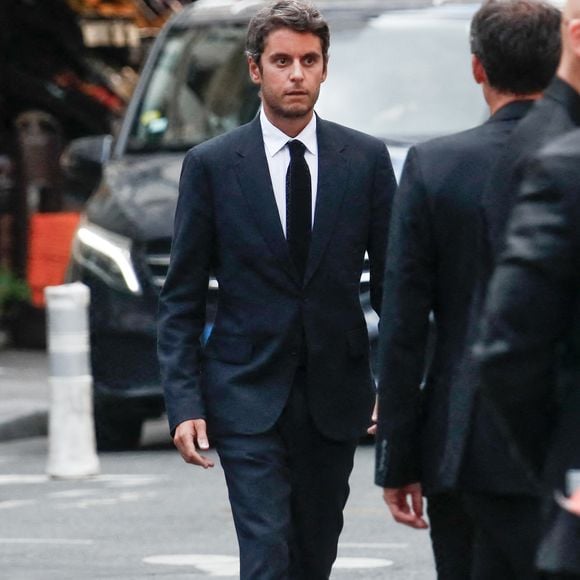 Gabriel Attal - Arrivées aux obsèques de Thierry Ardisson en l’église Saint-Roch de Paris, France, le 17 juillet 2025. © Clovis-Jacovides/Bestimage