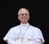 Cette demeure diplomatique, protégée derrière de hautes grilles, abrite notamment plusieurs salons, une salle à manger officielle et les appartements privés.

11 mai 2025, Cité du Vatican : le pape Léon XIV préside la prière du Regina Caeli depuis la loggia centrale de la basilique Saint-Pierre, au Vatican. ANSA/ALESSANDRO DI MEO. (Crédit photo : © ANSA via ZUMA Press)