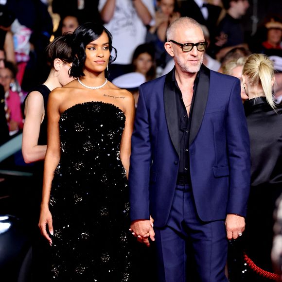 Vincent Cassel et sa compagne Narah Baptista - Montée des marches du film « Parthenope » lors du 77ème Festival International du Film de Cannes, au Palais des Festivals à Cannes. Le 21 mai 2024
© Jacovides-Moreau / Bestimage