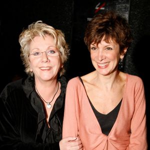 Archives - En France, à Paris, à l'occasion du concert de M.Amont à L'Olympia, Françoise Laborde et sa soeur Catherine. 
© Christophe Aubert via Bestimage