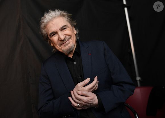 Serge Lama en backstage de la 38ème cérémonie des Victoires de la musique à la Seine musicale de Boulogne-Billancourt, France, le 10 février 2023. © Moreau-Veren/Bestimage