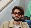 Évidemment, vivre la vie de château sous les tropiques dans un anonymat total a un coût, et pas des moindres. 

Pierre Niney en tribunes lors des Internationaux de France de Tennis de Roland Garros 2025, à Paris, France, le 6 juin 2025. © Jacovides-Moreau/Bestimage