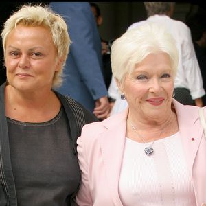 Archive - LINE RENAUD & MURIEL ROBIN. Mariage de MIMIE MATHY et BENOIST GERARD en la mairie de Neuilly Sur Seine. © Guillaume Gaffiot / Bestimage