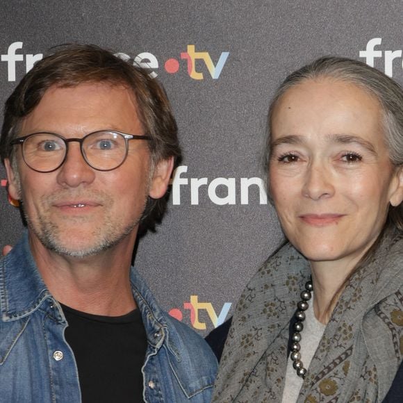 Laurent Romejko et Delphine Ernotte, présidente de France Télévisions - Photocall à l'occasion des 40 ans de l'émission "Télématin" au siège de France Télévisions à Paris le 6 février 2025. © Coadic Guirec/Bestimage