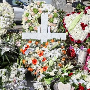 Illustration de la tombe de Johnny Hallyday au cimetière de Lorient sur l'Ile Saint-Barthélemy le 11 décembre 2017. La tombe est ornée du traditionnel coeur de Saint Barth en pierre pour l'éternité.