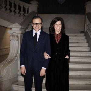 Pour leur intérieur, les tourtereaux ont jeté leur dévolu sur du mobilier d'exception.

Bertrand Burgalat et Vanessa Seward - Ouverture de l'exposition "Sculpter les sens" d'Iris van Herpen au Musée des Arts Décoratifs de Paris le 28 novembre 2023. © Denis Guignebourg/Bestimage