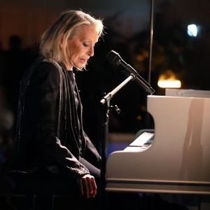 Exclusif - Veronique Sanson en Show Case lors de la soirée anniversaire des 25 ans de la Terrasse de Albane pendant le 79ème Festival International du Film de Cannes, France, le 15 mai 2026. © Denis Guignebourg/Bestimage