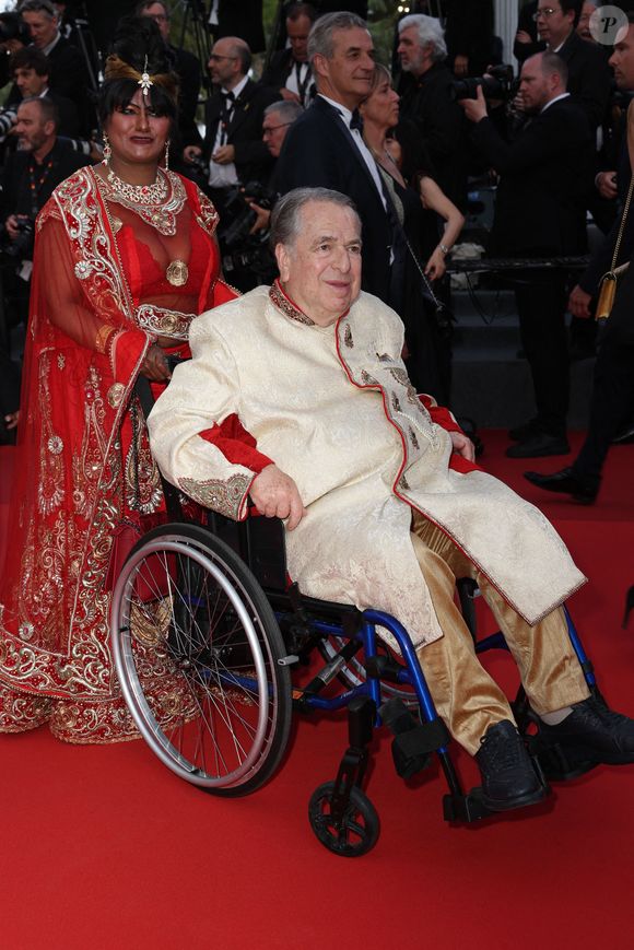 Paul-Loup Sulitzer assiste au tapis rouge de la cérémonie de clôture du 75e Festival de Cannes au Palais des Festivals le 28 mai 2022 à Cannes, France. Photo par Shootpix/ABACAPRESS.COM